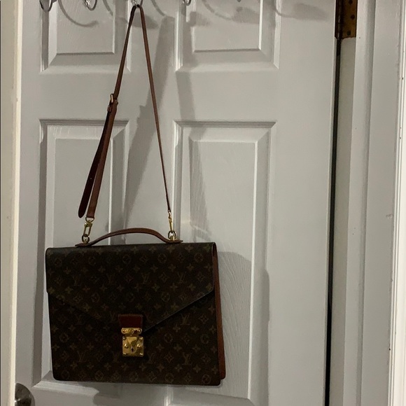 Louis Vuitton briefcase ambassador - Picture 9 of 13